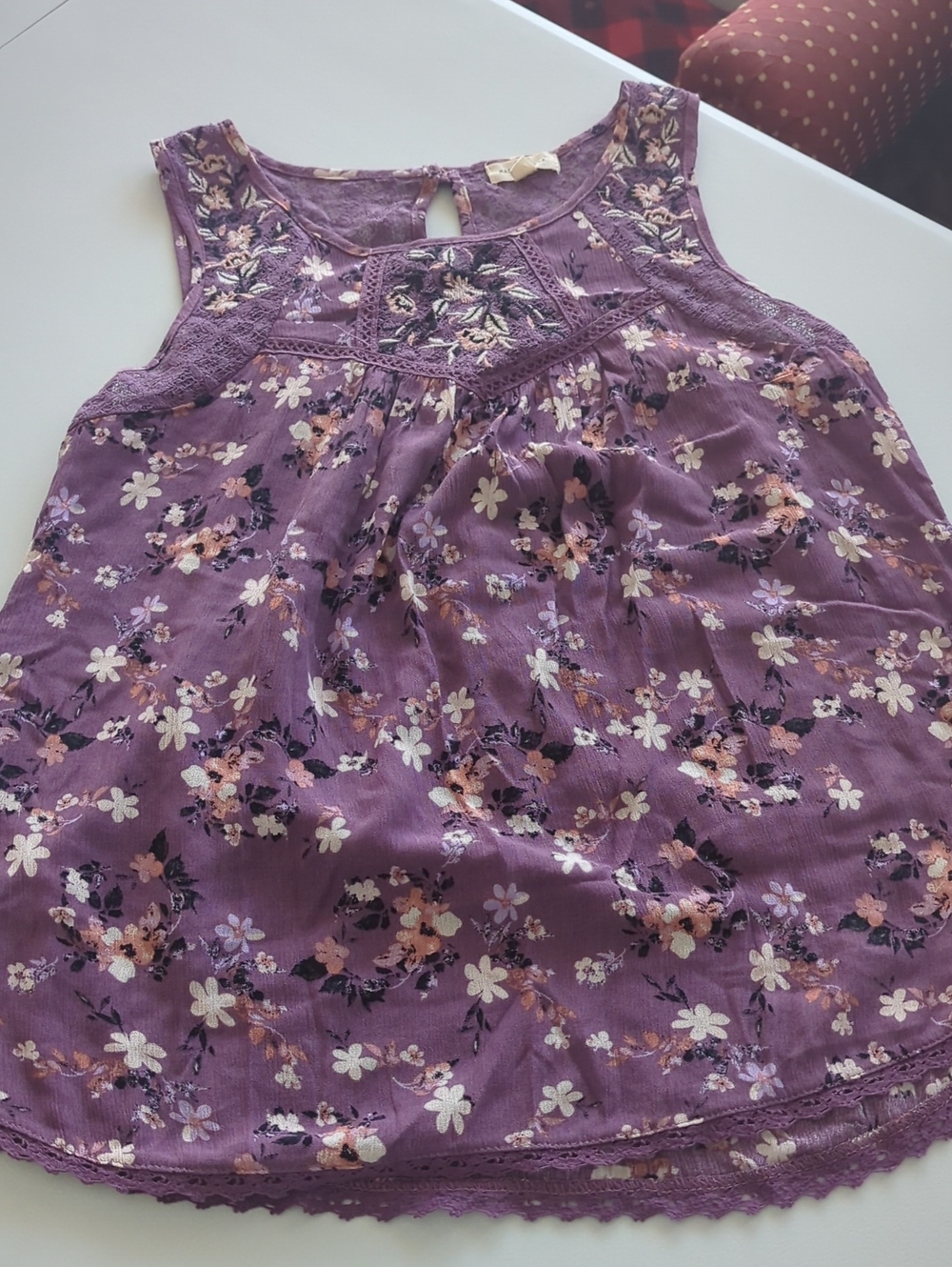 Mason &Belle Womens Lavender Floral Embroidered Tank Top